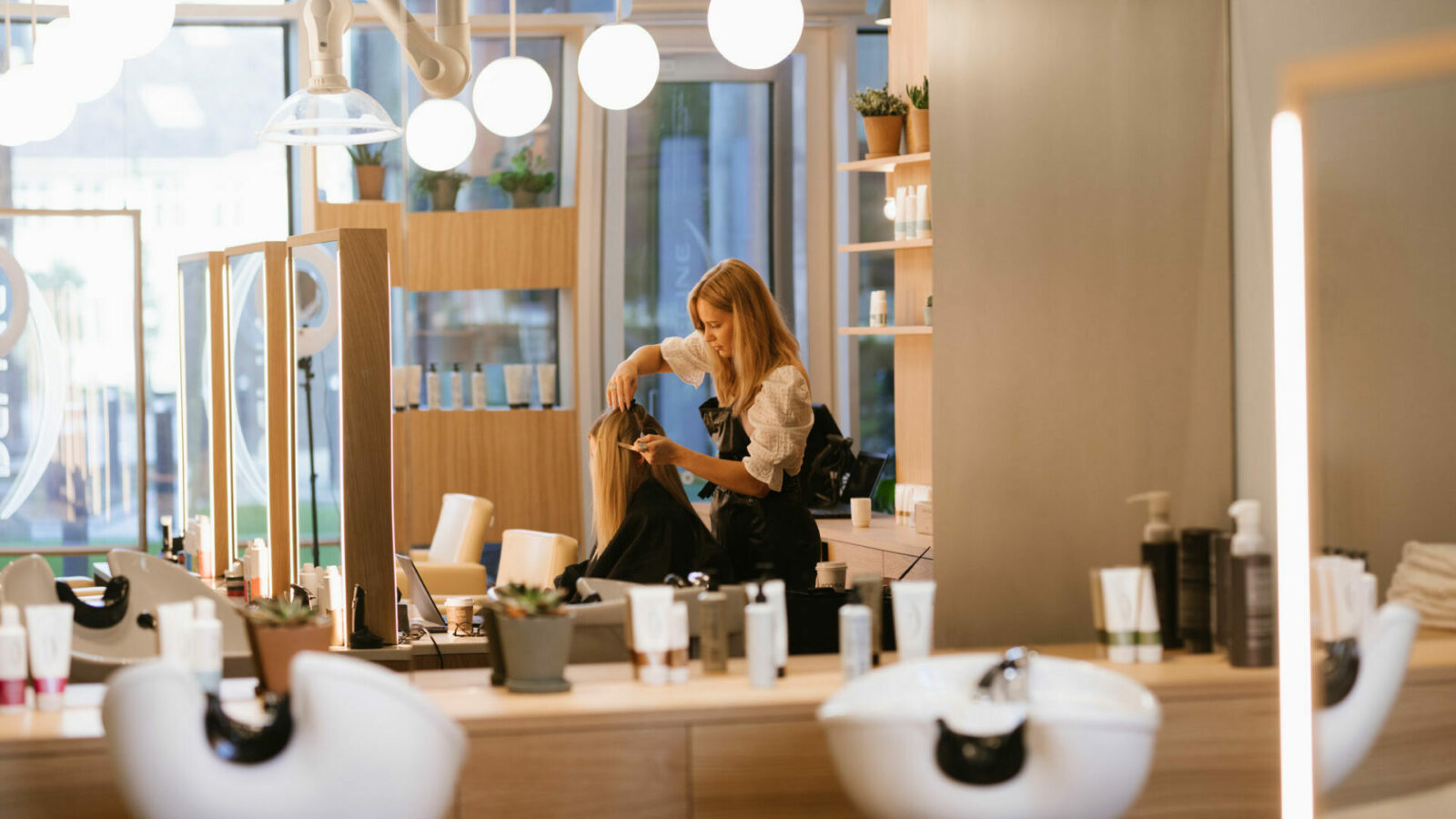 Bestill time i Define Salongen